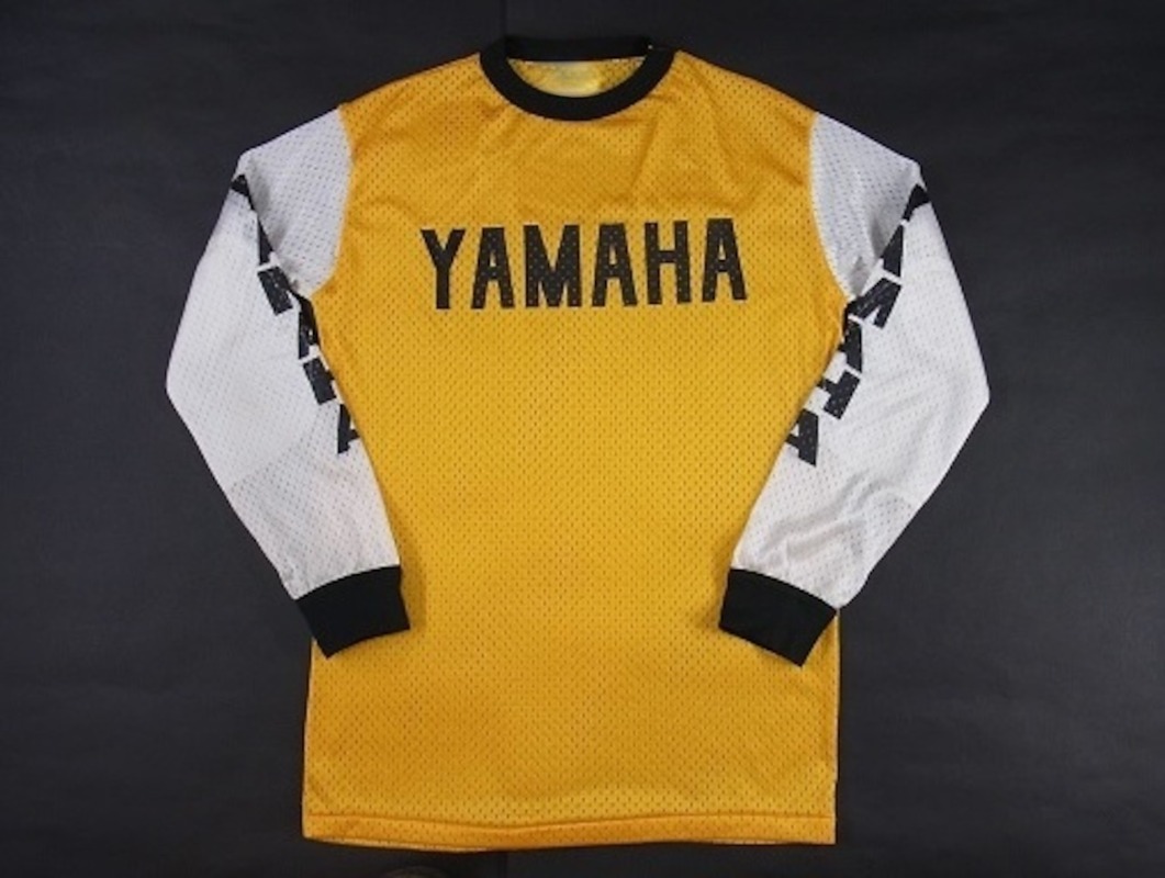 T-shirt Gialla a Maniche Lungh - Yellow Summer Clothing recensione e prezzo